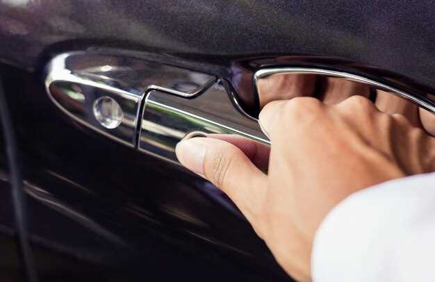 Подготовка рабочей зоны: защита поверхности и фиксация двери