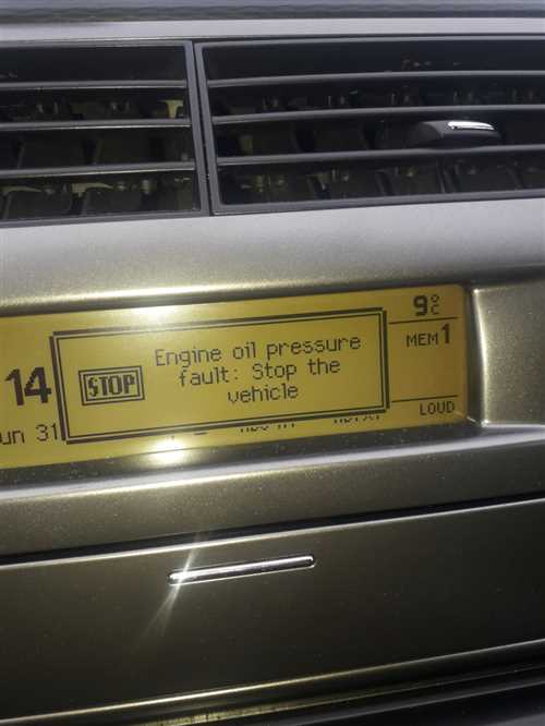 Что делать, если появилось сообщение об ошибке Engine Oil Pressure Too Low на автомобиле Citroen?